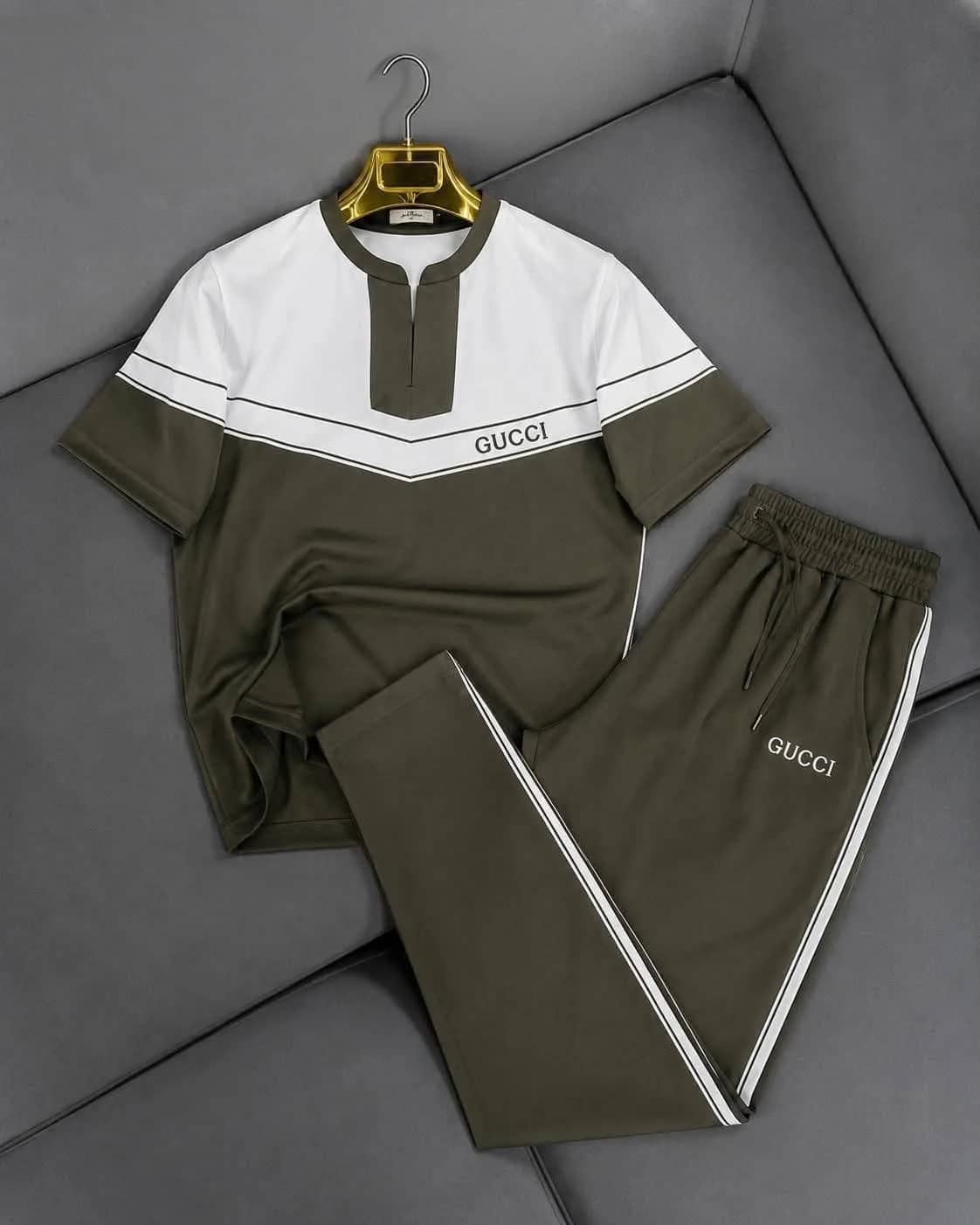 اونصومبل GUCCI   لون اخضر فقط 